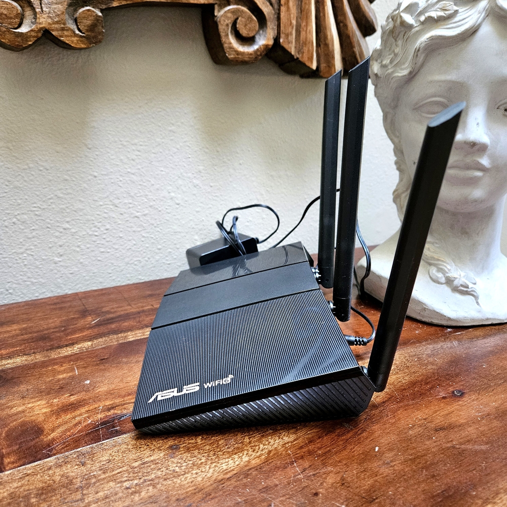 ASUS Black Wireless Router - Picture 7 of 7